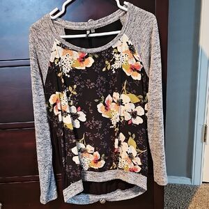 Kut from the Kloth Floral Black and Gray Long Sleeve Top